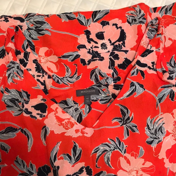 Bright & Fun Spring/Summer Dress - Picture 4 of 5